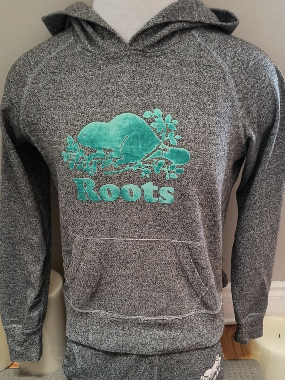 Women's Roots Salt and Pepper Hoodie with Teal Beaver Logo, Size M